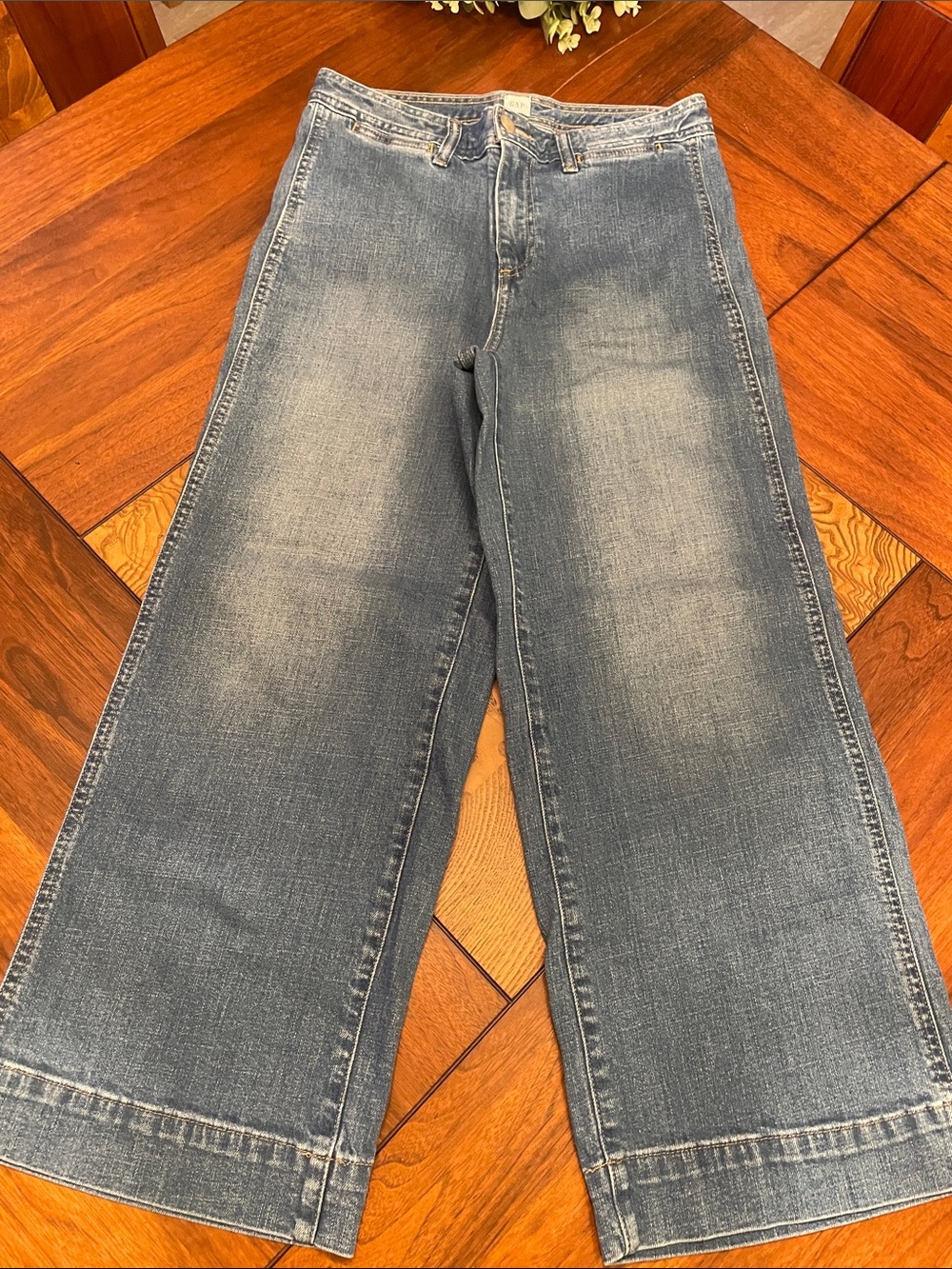 GAP Light Blue High-Rise Denim Cropped Jeans C4